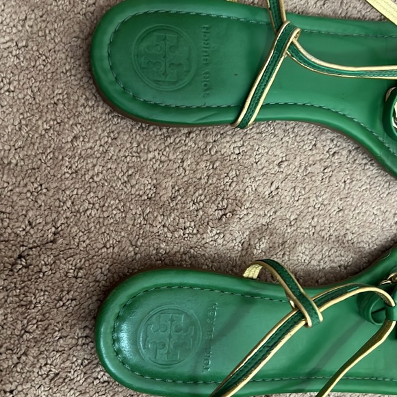 Tory Burch gold chain sandals size 9 - Picture 4 of 8